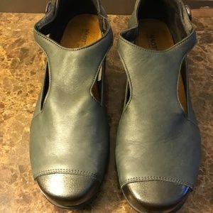 NAOT -GREY/Silver toe